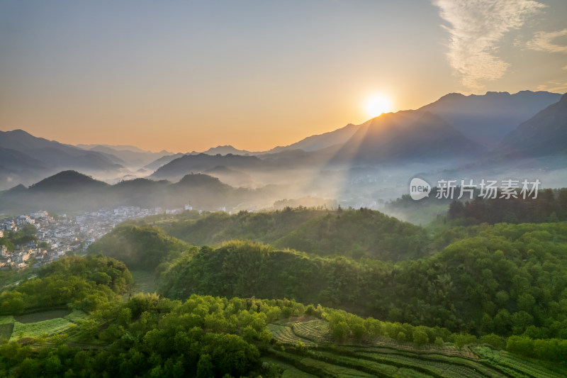 山间日出全景自然风光