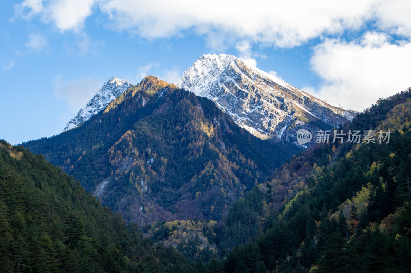 秋日雪山胜景，九寨沟