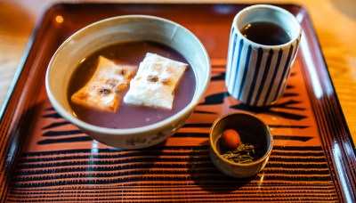 日本美食小吃，红豆年糕汤