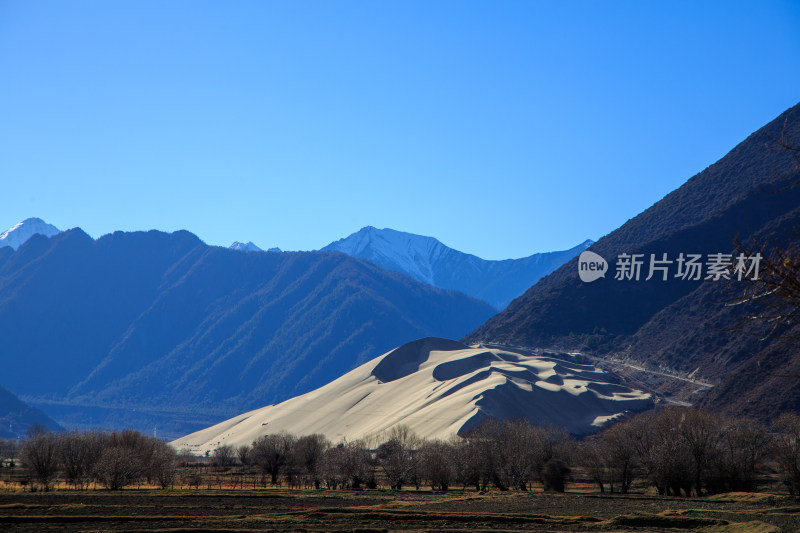 西藏林芝尼洋河佛掌沙丘雅尼国家湿地公园