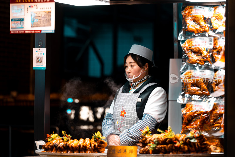 夜市小吃美食人群叫卖