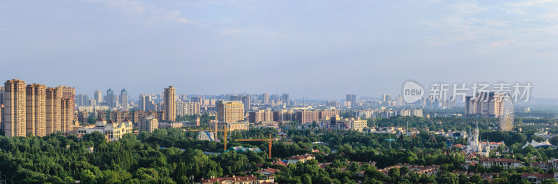 成都市温江区傍晚时分的建筑风光全景