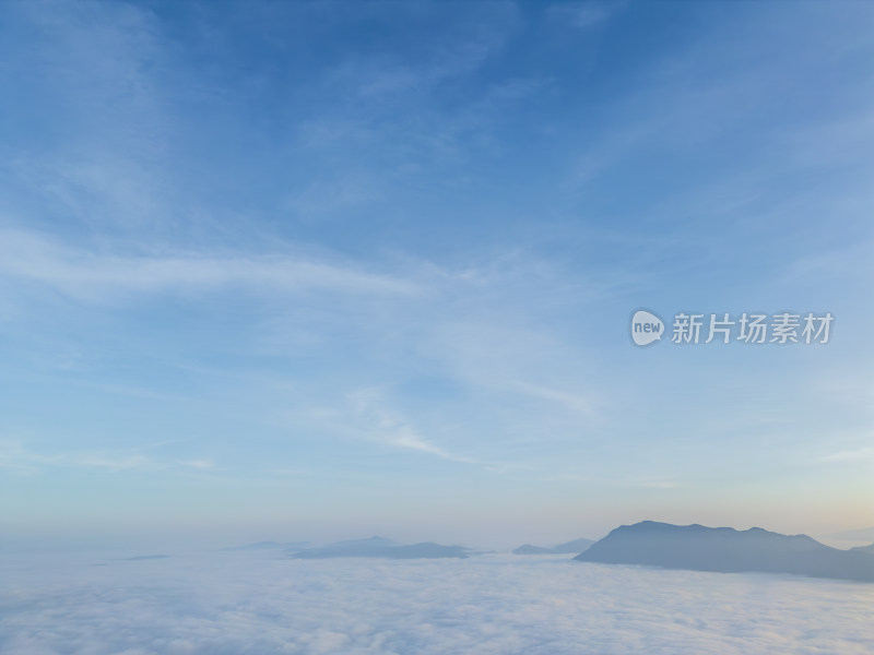 航拍云海山峦