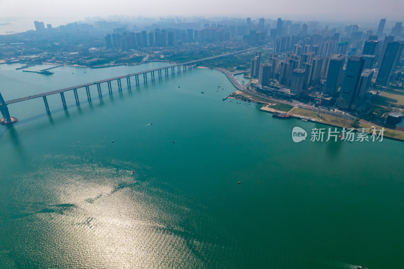 广东湛江广州湾高楼建筑航拍摄影图