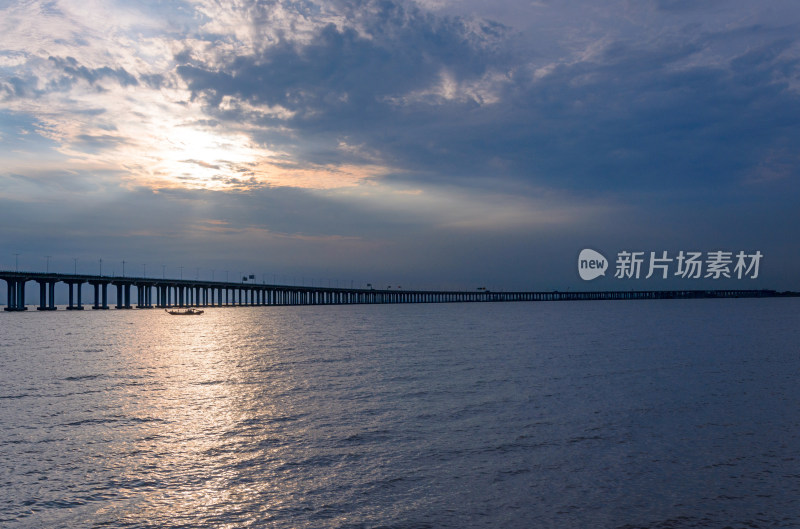 深圳宝安海景与广深沿江高速跨海大桥公路