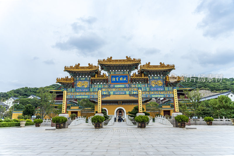 浙江舟山普陀山宝陀讲寺风光