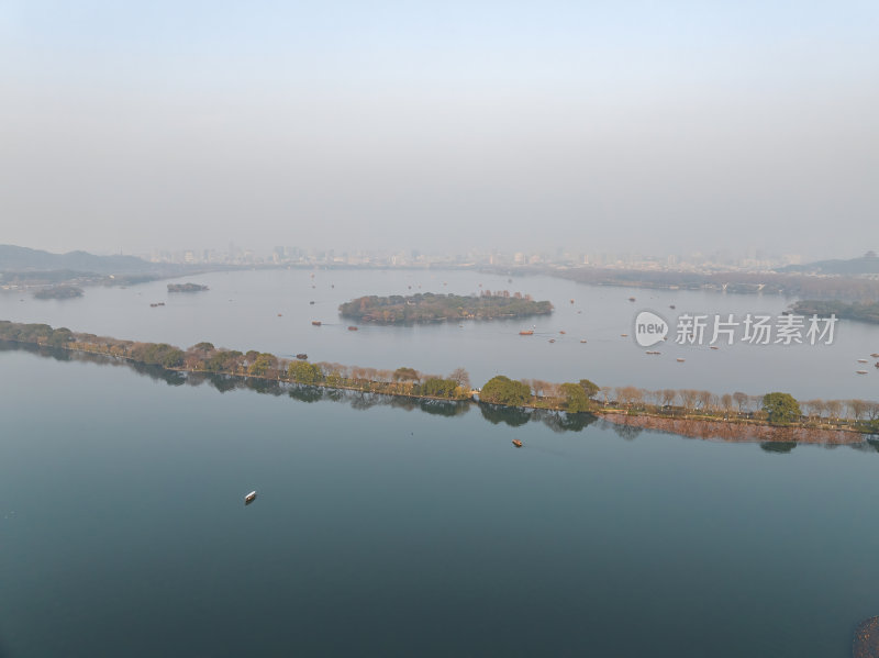 浙江杭州西湖杨公堤雷峰塔秋季高空航拍