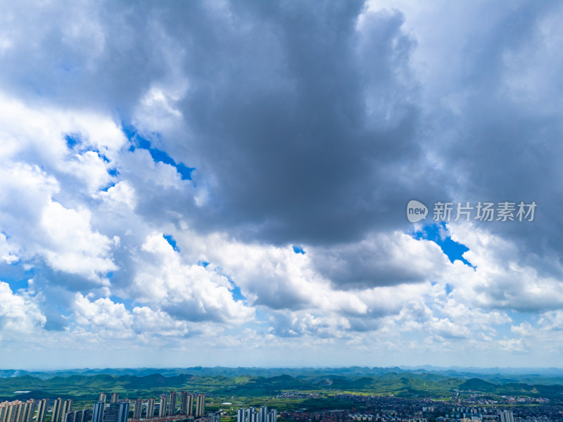 广西来宾城市大景蓝天白云航拍图