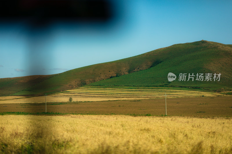 秋天的田野和山坡