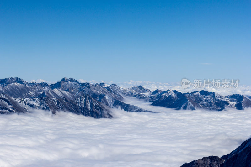 高原雪山达古冰川