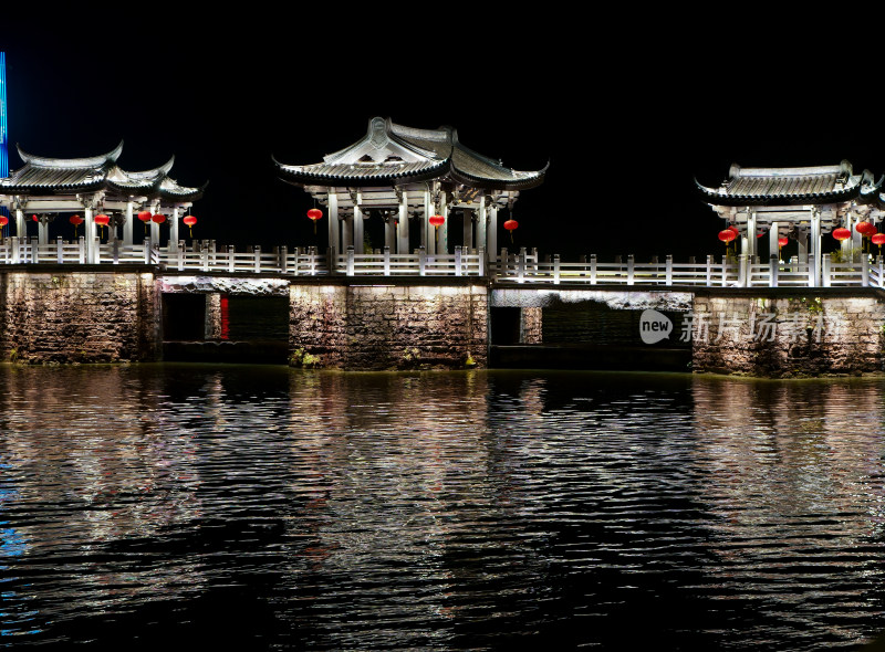 潮州广济桥中式古桥夜景