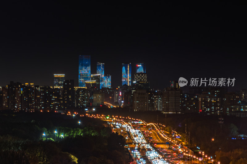 北京望京夜晚城市高楼林立的璀璨夜景