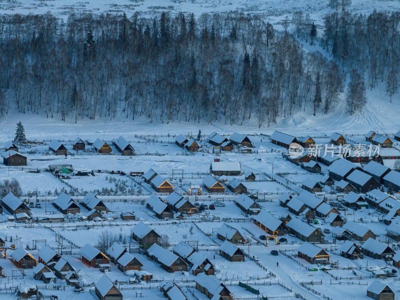 新疆北疆阿勒泰禾木冬季雪景童话世界航拍