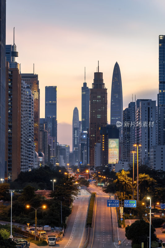 深圳罗湖CBD平安大厦华灯初上都市夜景