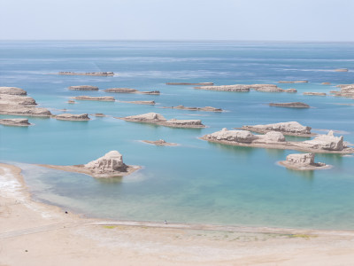 青海水上雅丹