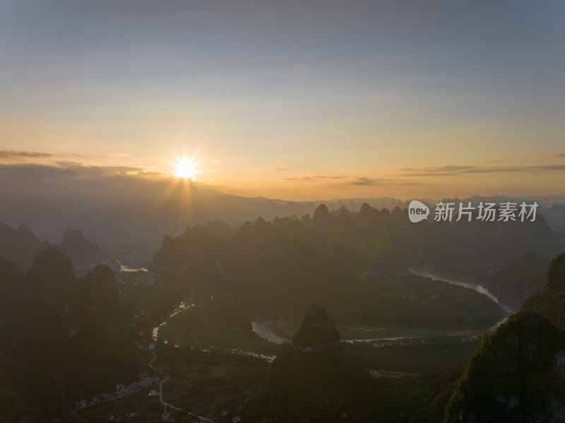 广西 桂林山水 漓江风光 日出丁达尔耶稣光