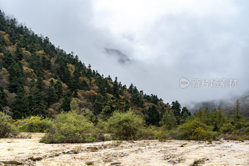 四川阿坝藏族羌族自治州黄龙风景区