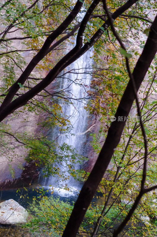 河南省洛阳白云山九龙潭秋天风景