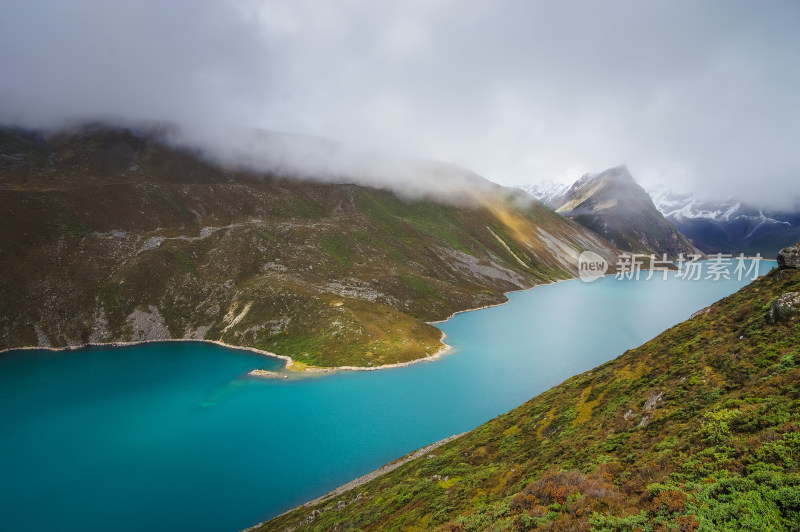 西藏山南白玛林措山水自然风景