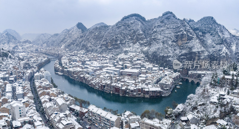 航拍东方威尼斯镇远古城雪景