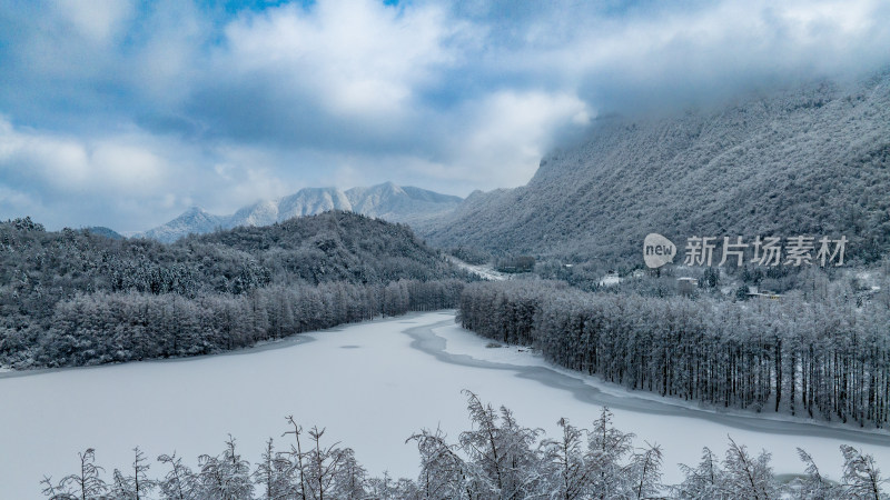 汉中龙池雪景