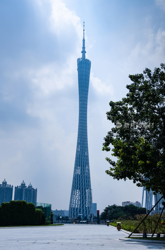 广州珠江新城CBD花城广场与广州塔地标建筑