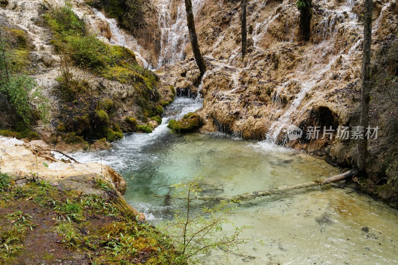 四川阿坝藏族羌族自治州黄龙风景区