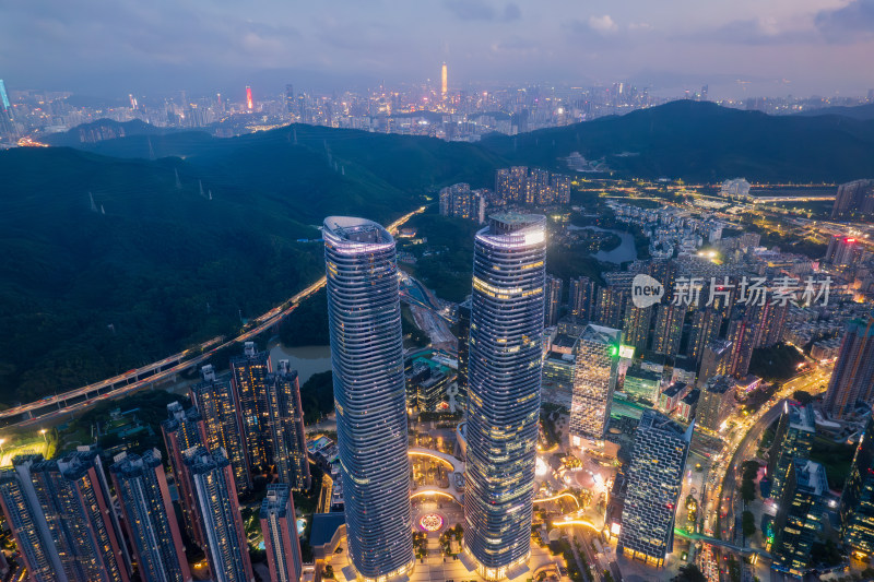 深圳地标星河双子塔夜景