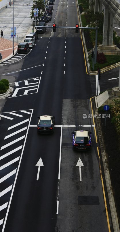 城市道路路口车辆行驶场景