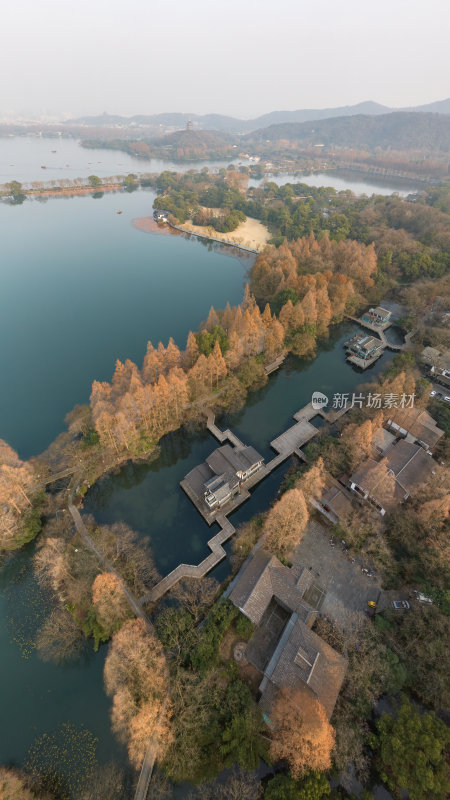 浙江杭州西湖杨公堤雷峰塔秋季高空航拍