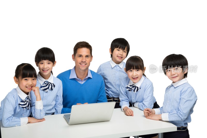 小学生和外教男老师学习电脑