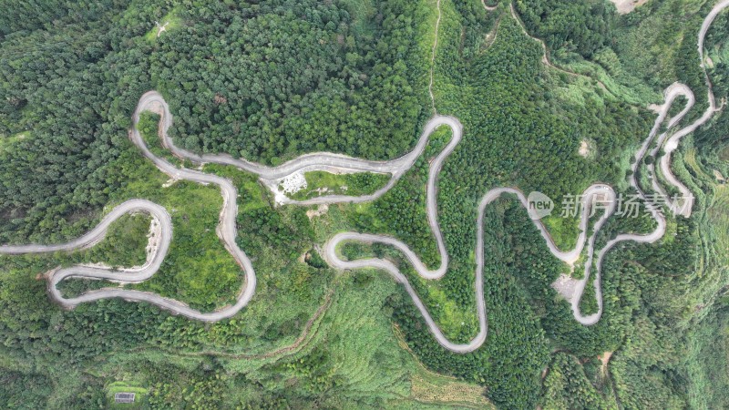 盘山公路航拍蜿蜒的道路风景行驶山路十八弯