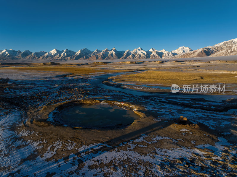 新疆南疆塔县帕米尔木吉火山群航拍