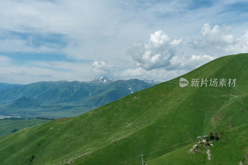 新疆阿勒泰云霄峰景色