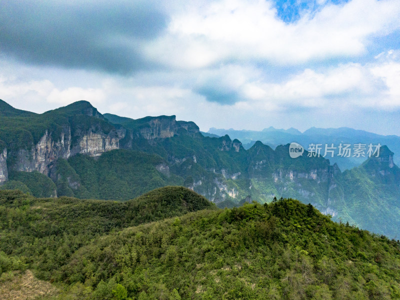 湖南张家界奇秀山峰航拍图