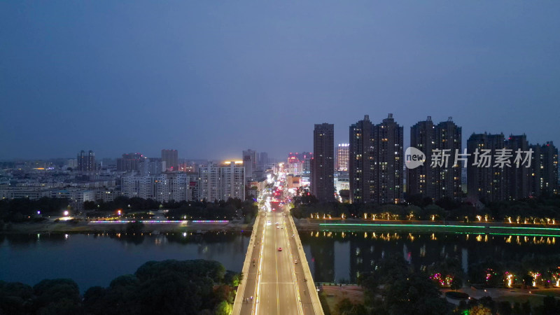 航拍河南漯河大桥夜景