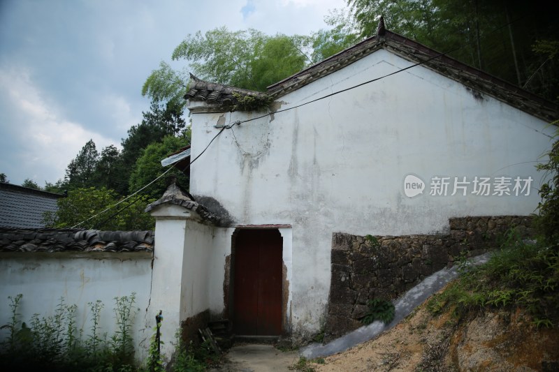 崇头武岱峰寺庙