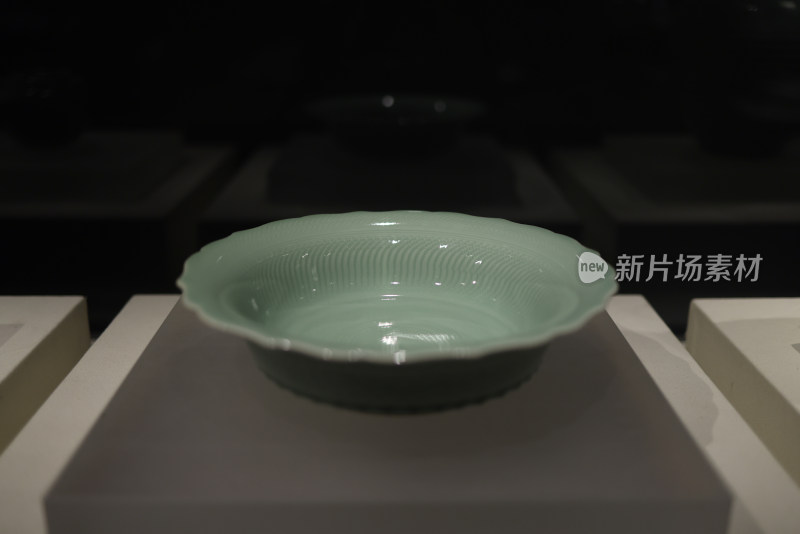 中国杭州工艺美术博物馆龙泉窑菱口盘