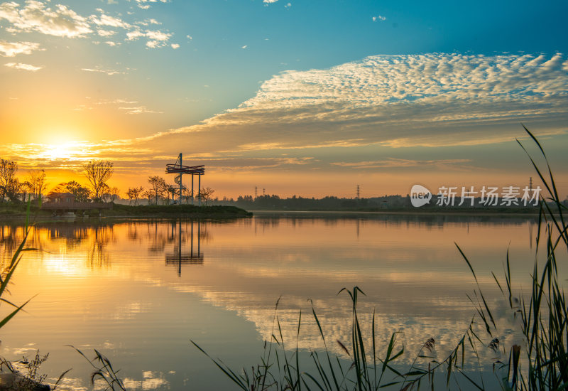 枣庄蟠龙河鹭鸣岛观景台夕阳