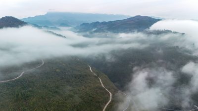 重庆酉阳：雄狮河的早晨