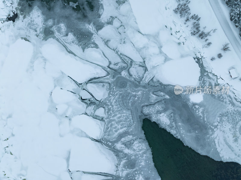 挪威罗弗敦群岛北极圈奥镇冬季雪景高空航拍