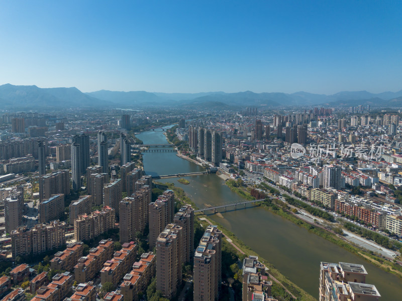 仙游依山傍水的城镇住宅区鸟瞰全景