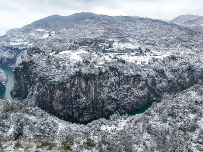 贵州黔东南大峡谷大雪冬季雪景风光银装素裹