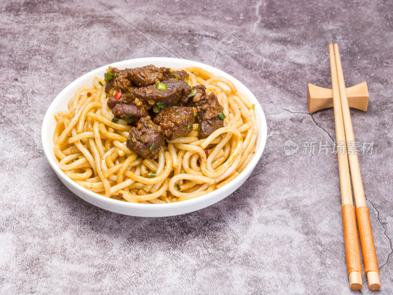 衡阳特色早餐牛肉锅烧卤粉