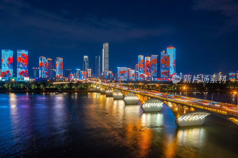 航拍长沙橘子洲大桥湘江沿岸城市夜景风光