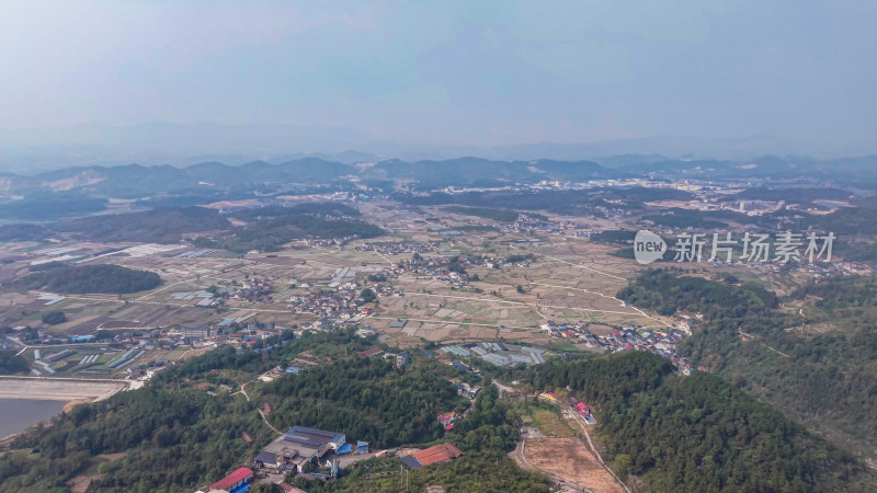 丘陵山川农田种植航拍图