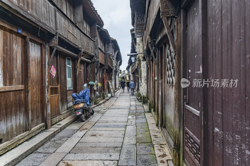 乌镇东栅古街道建筑风光