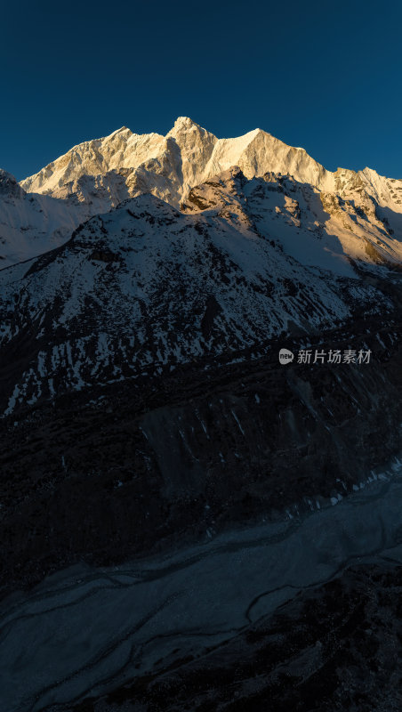 西藏日喀则珠峰东坡嘎玛沟喜马拉雅山脉航拍