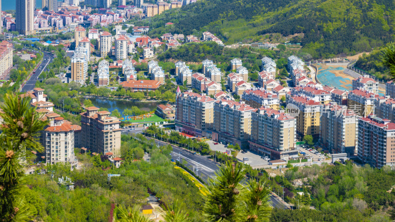 山东烟台沿海海岸线建筑群城市自然风光