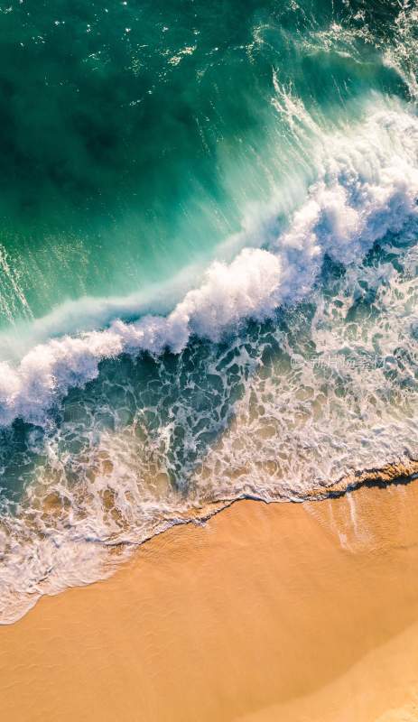 海浪波涛汹涌浪花巨浪浪潮汹涌